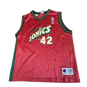 Vintage Champion Men’s Seattle SuperSonics Vincent Baker #42 size Large (18-20)